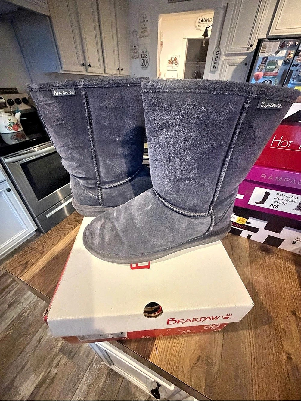 Bearpaw Emma Short Gray Winter Boots US 9